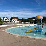 Fleurs Du 2 Adultes Et 2 Enfants Avec Terrasse Vue Sur Le Et Acces Parc Aquatique Gratuit Apartment