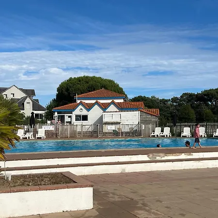 Fleurs Du 2 Adultes Et 2 Enfants Avec Terrasse Vue Sur Le Et Acces Parc Aquatique Gratuit Апартаменты Talmont-Saint-Hilaire