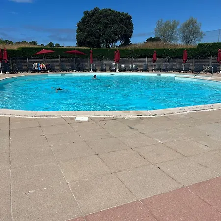 Fleurs Du 2 Adultes Et 2 Enfants Avec Terrasse Vue Sur Le Et Acces Parc Aquatique Gratuit アパート *