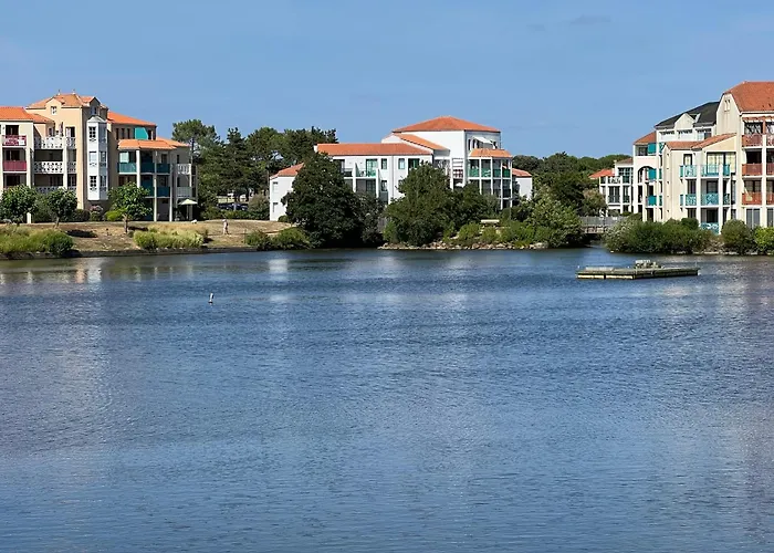 Fleurs Du 2 Adultes Et 2 Enfants Avec Terrasse Vue Sur Le Et Acces Parc Aquatique Gratuit Lejlighed Talmont-Saint-Hilaire