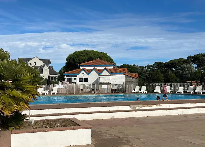 Fleurs Du 2 Adultes Et 2 Enfants Avec Terrasse Vue Sur Le Et Acces Parc Aquatique Gratuit Апартаменты Talmont-Saint-Hilaire